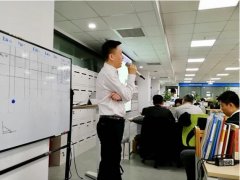 康健雅美口腔院长周祺,为企业员工送
